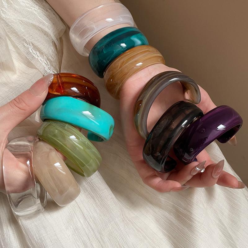 Chunky Vintage Acrylic Bracele - Vintage Fashion Enthusiasts review and price