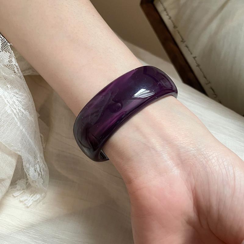 Chunky Vintage Acrylic Bracele - Vintage Fashion Enthusiasts review and price
